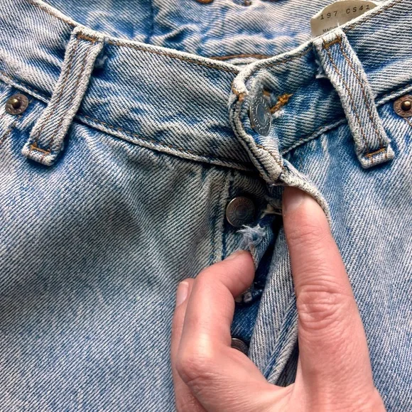 Vintage Levi’s 501 Button fly Jeans Light Wash Distressed Straight Leg 11 Cotton - Picture 4 of 7